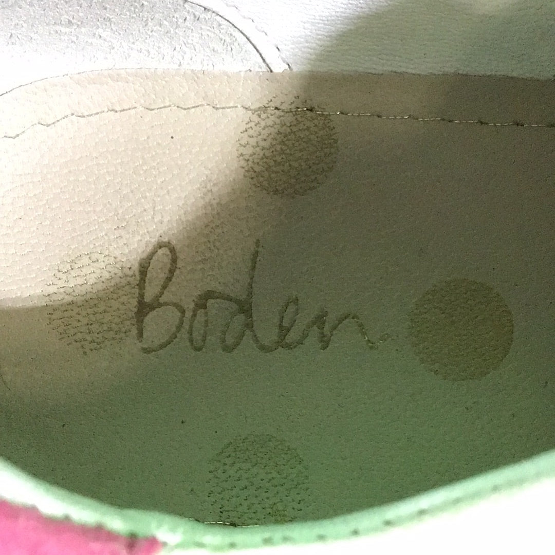 Boden Women Size 8 White and Grey Sneakers
