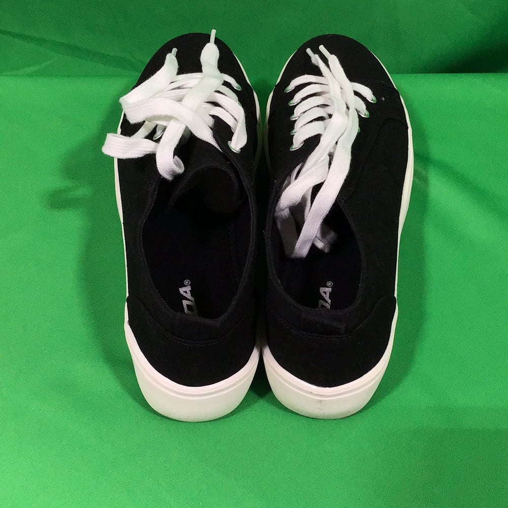 Soda Ladies Size 9 Black and White Sneakers in Box