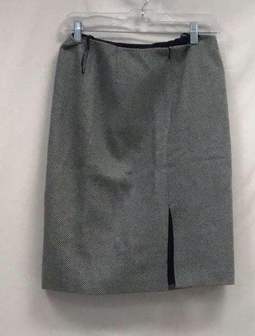 Bloomingdale's Women's Skirt Gray 6