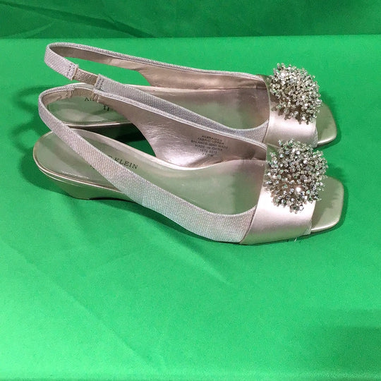 Anne Klein Ladies 7 1/2 Gold Sparkle Little Heel Shoes - In Box