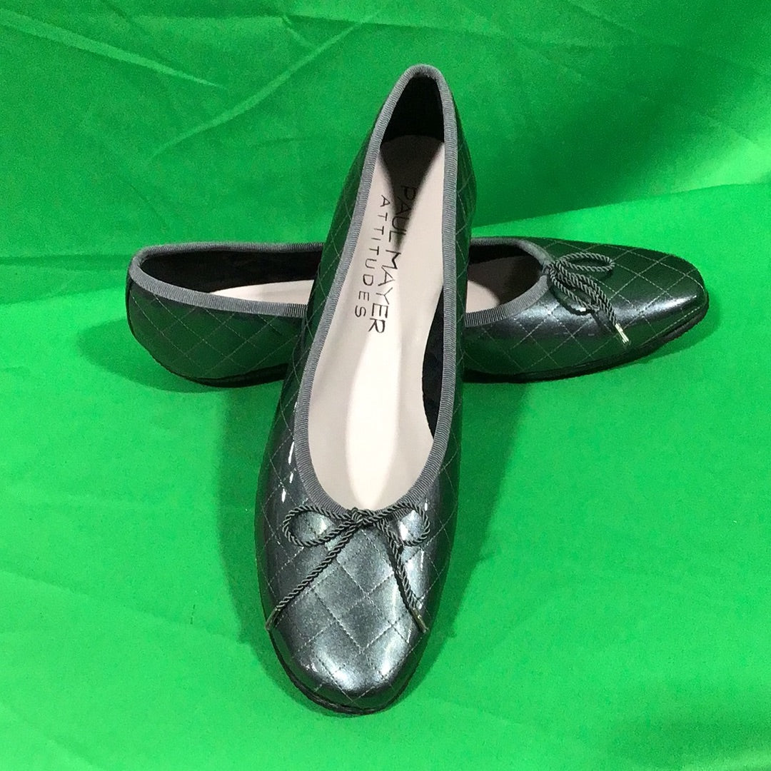 Paul Mayer Attitudes Crown Ladies Size 10 B Charcoal Dark Grey Quilted Ballet Flats Shoes - In Box